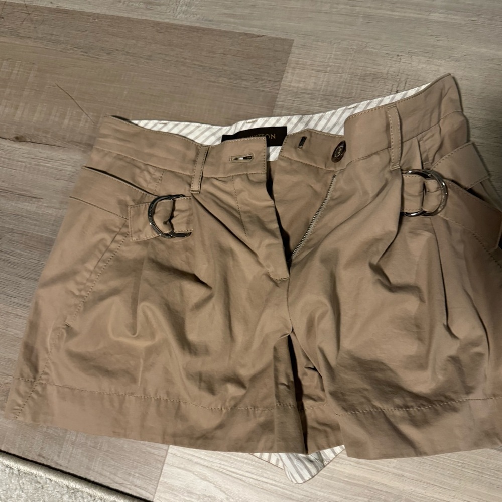 Louis Vuitton khaki shorts size 36 EU which is size 6 and small in US